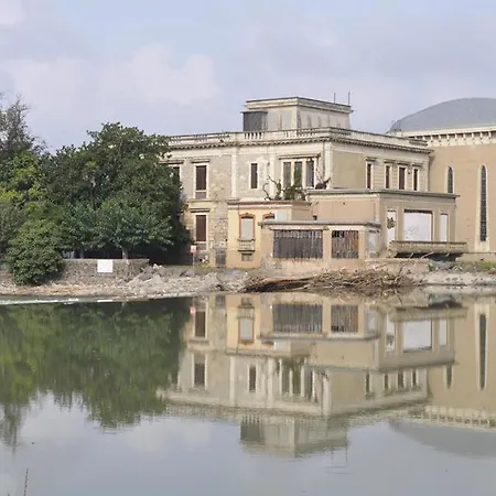 Privée Indépendante, Piscine Couette-café 3*