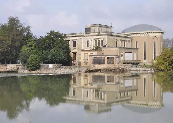 Privee Independante, Piscine Bed and Breakfast 3*