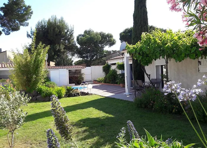 Privee Independante, Piscine Bed and Breakfast 3*