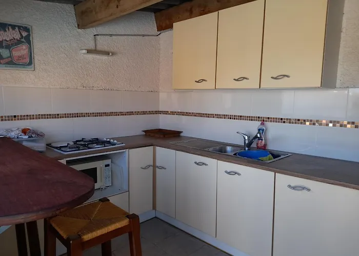 Privee Independante, Piscine Bed and Breakfast